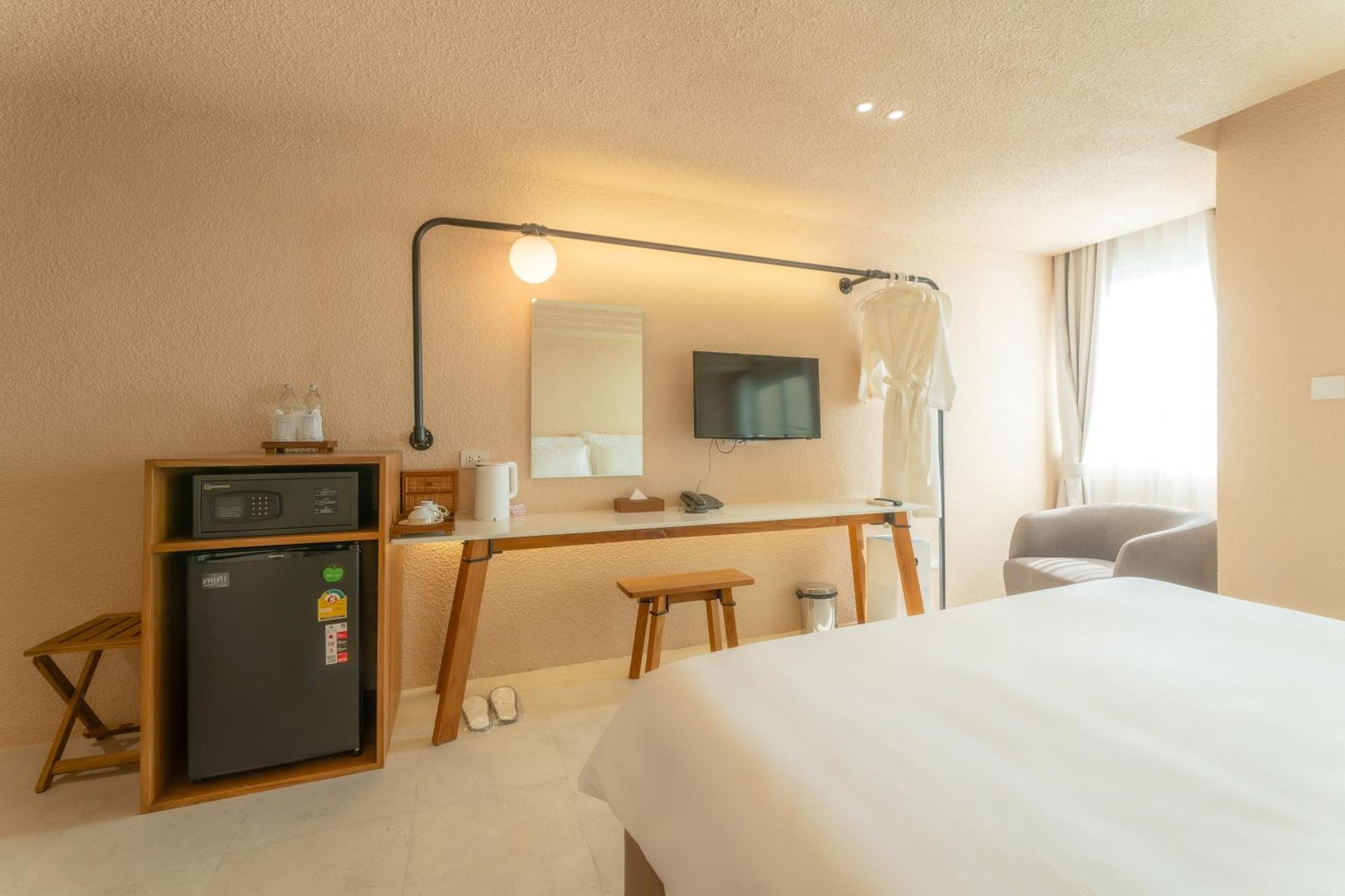 Mai Hotel チエンマイ エクステリア 写真