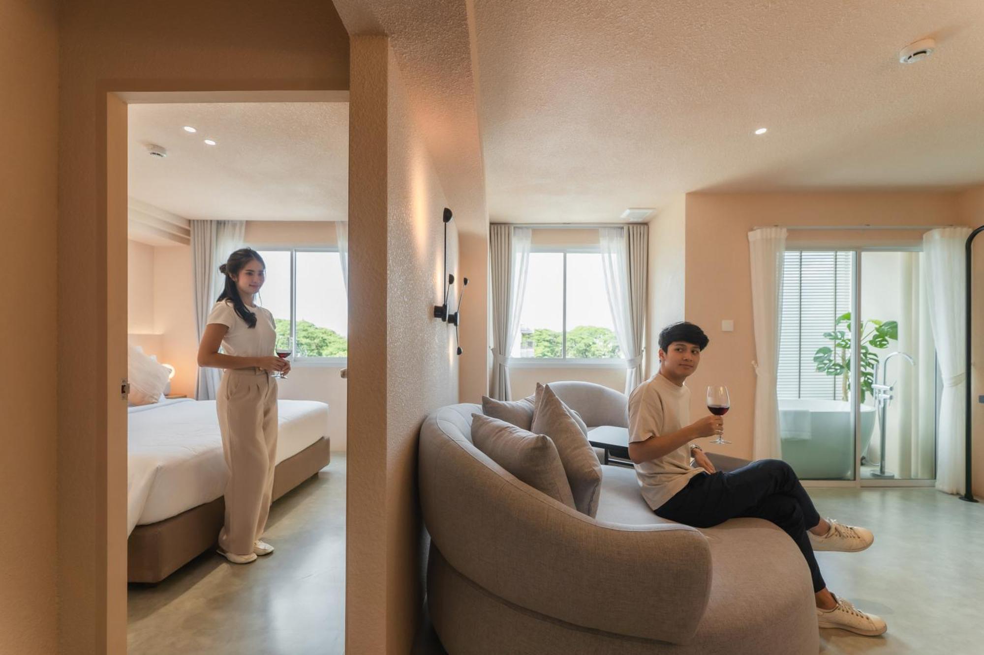 Mai Hotel チエンマイ エクステリア 写真