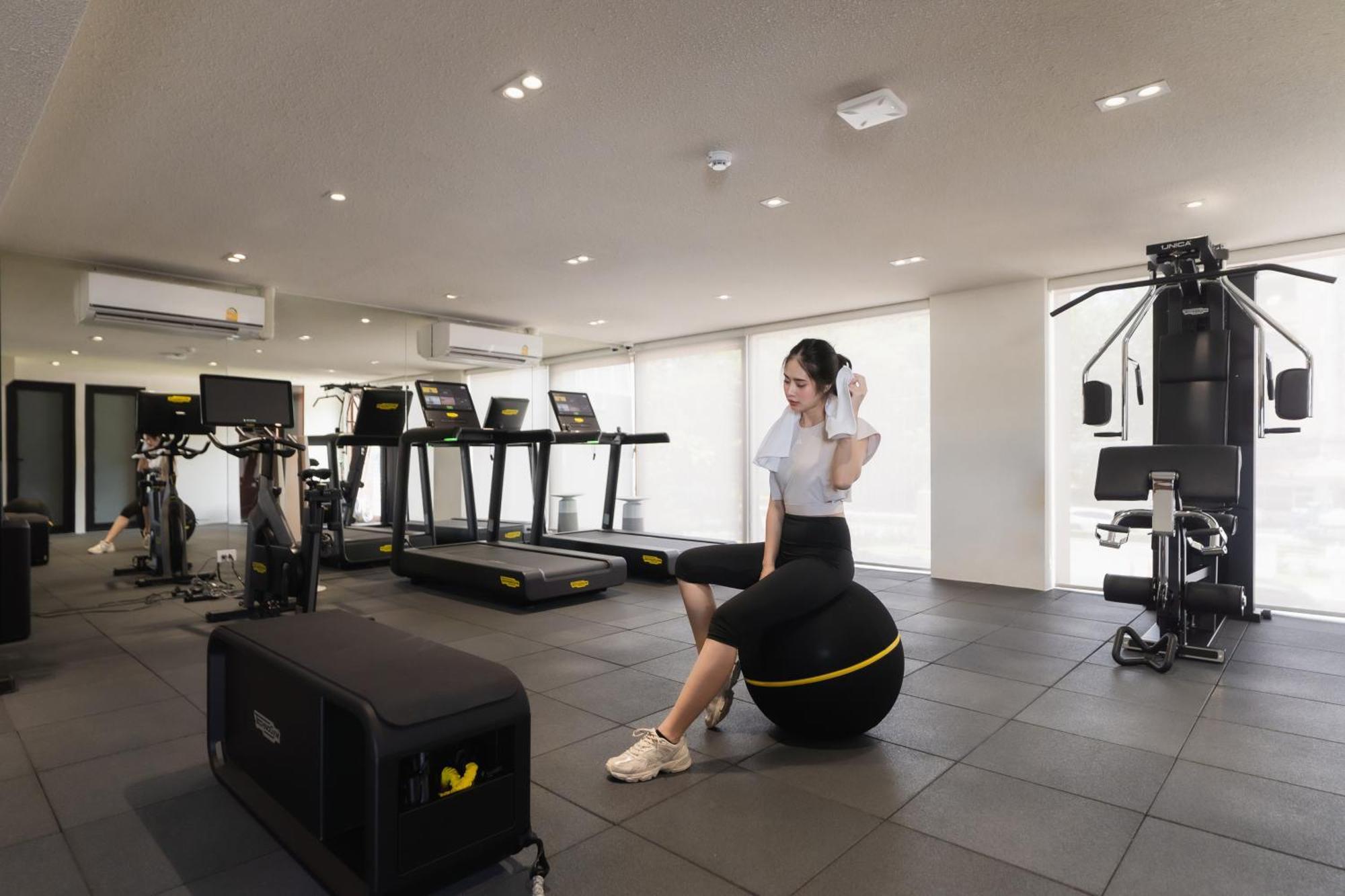 Mai Hotel チエンマイ エクステリア 写真